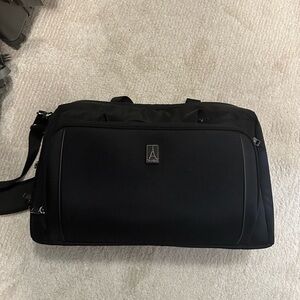 Travelpro Versapack Crew Weekender Bag EUC